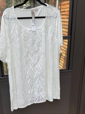 Penningtons White Short-Sleeve Embroidered Scoop Neck Tee